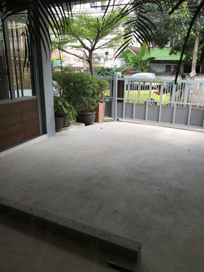 Nesuto Hostel Ramkamhaeng 52 Bangkok Dış mekan fotoğraf